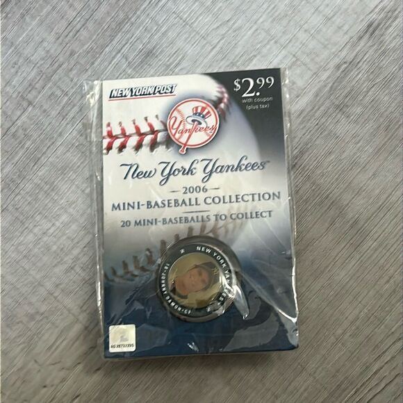 Johnny Damon New York Yankees 2006 Mini Baseball Collection - Picture 1 of 9